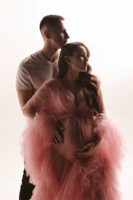 Заказать фотосессию для беременных в студии от компании Fashion Box в Новосибирске

 – фото № 21