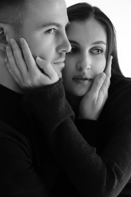 Заказать фотосессию Love Story в студии от сети фотостудий Fashion Box в Новосибирске

 – фото № 4