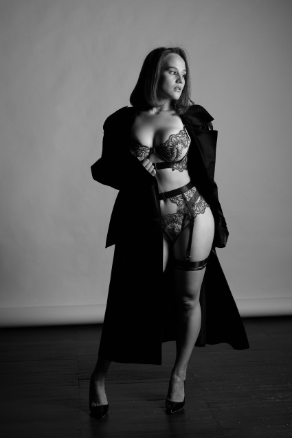 Заказать фотосессию в стиле Ню в 2-х образах в Новосибирске от сети фотостудии Fashion Box
 – фото № 11