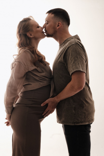 Заказать фотосессию для беременных в студии от компании Fashion Box в Новосибирске

 – фото № 16