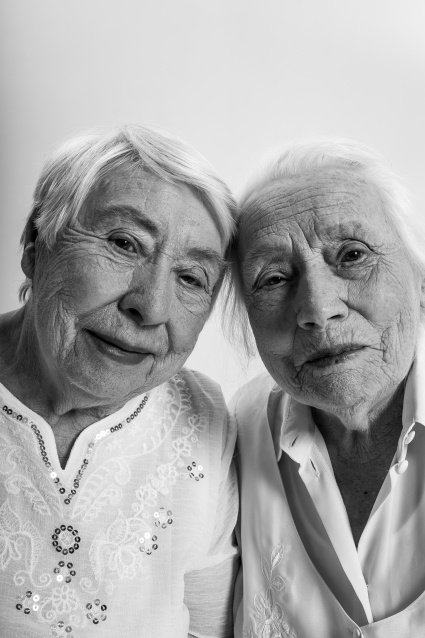 Заказать семейную фотосессию в студии с детьми в Новосибирске от фотостудии Fashion Box
 – фото № 20