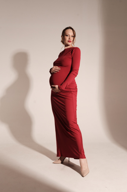 Заказать фотосессию для беременных в студии от компании Fashion Box в Новосибирске

 – фото № 7