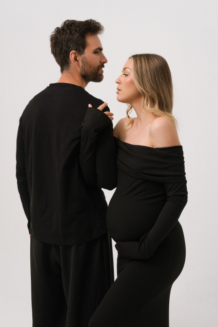 Заказать фотосессию для беременных в студии от компании Fashion Box в Новосибирске

 – фото № 4