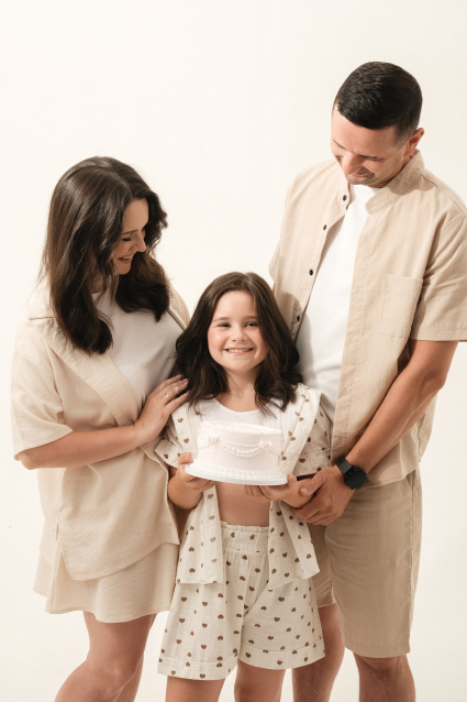 Заказать семейную фотосессию в студии с детьми в Новосибирске от фотостудии Fashion Box
 – фото № 30