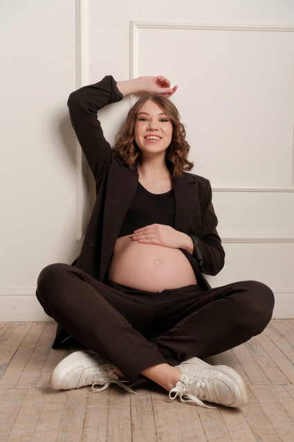 Заказать фотосессию для беременных в студии от компании Fashion Box в Новосибирске

 – фото № 22