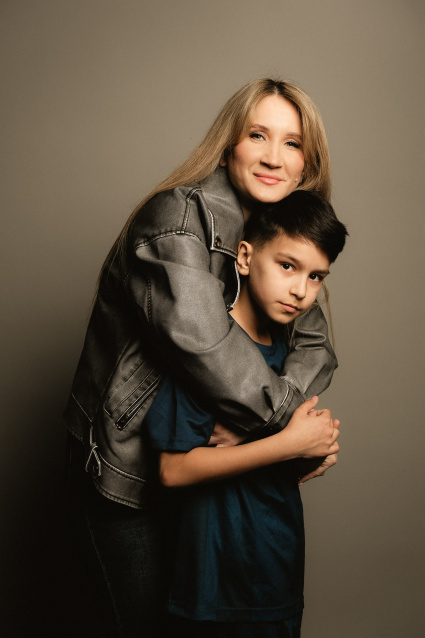 Заказать семейную фотосессию в студии с детьми в Новосибирске от фотостудии Fashion Box
 – фото № 29