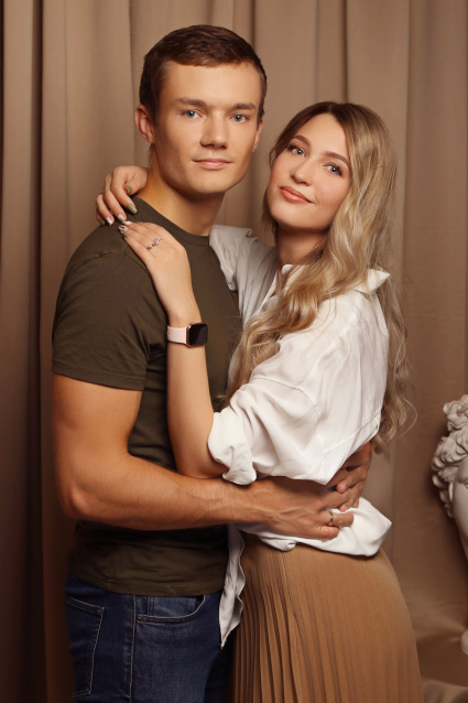 Заказать фотосессию Love Story в студии от сети фотостудий Fashion Box в Новосибирске

 – фото № 2