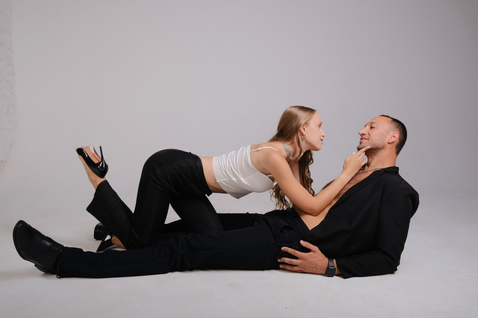 Заказать фотосессию Love Story в студии от сети фотостудий Fashion Box в Новосибирске

 – фото № 1