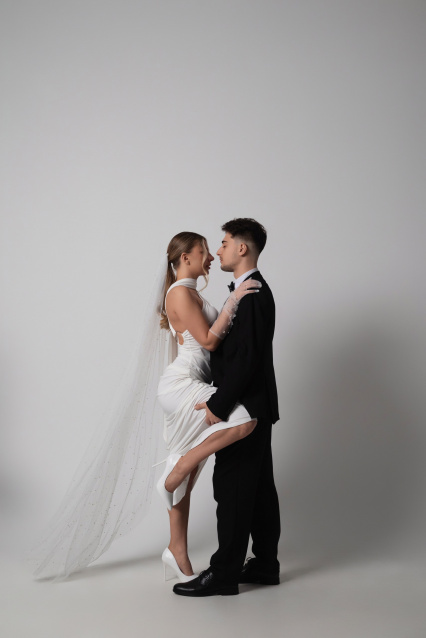 Свадебная фотосессия в Новосибирске — стиль, чувства и незабываемые кадры – фото № 10