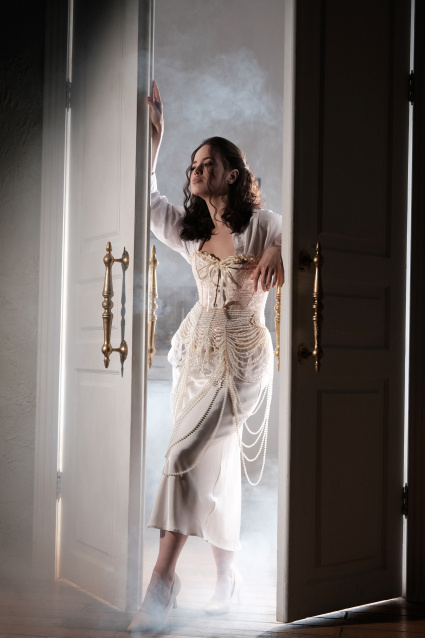 Заказать индивидуальную фотосессию в 2-х образах в Новосибирске по отличным ценам от компании Fashion Box
 – фото № 8