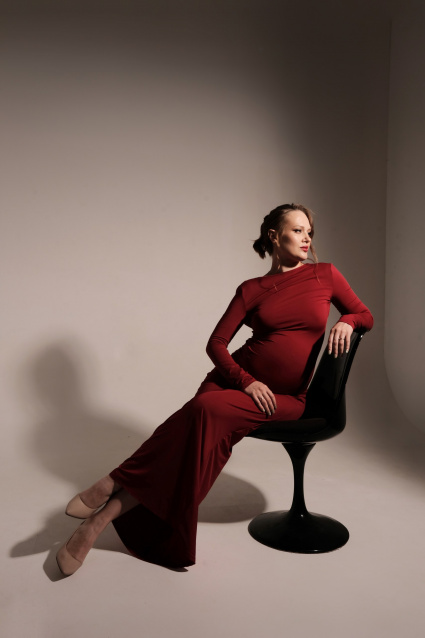 Заказать фотосессию для беременных в студии от компании Fashion Box в Новосибирске

 – фото № 17
