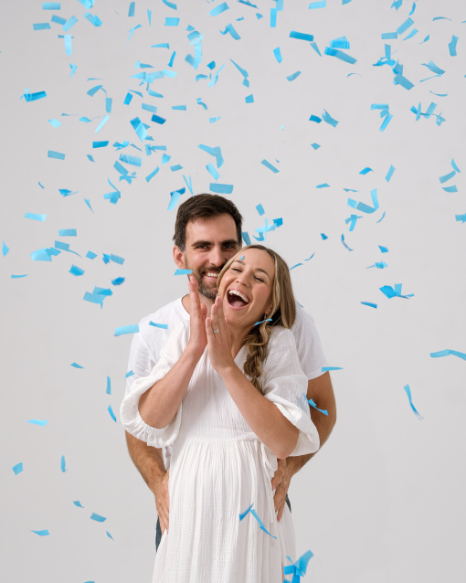 Заказать фотосессию для беременных в студии от компании Fashion Box в Новосибирске

 – фото № 3