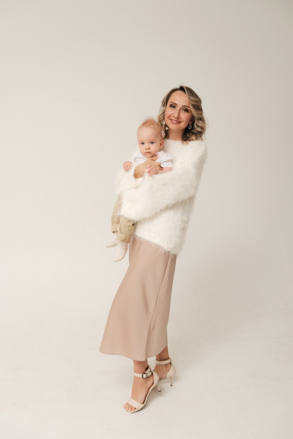 Заказать семейную фотосессию в студии с детьми в Новосибирске от фотостудии Fashion Box
 – фото № 17