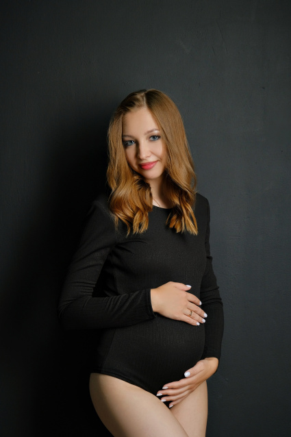 Заказать фотосессию для беременных в студии от компании Fashion Box в Новосибирске

 – фото № 41